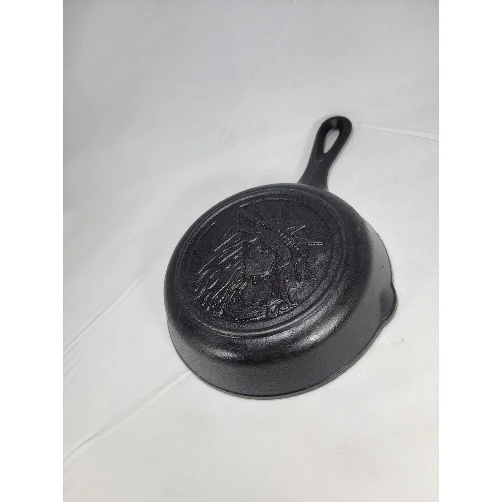 Lodge Statue of Liberty Cast Iron Frying Pan Skillet Rare 6